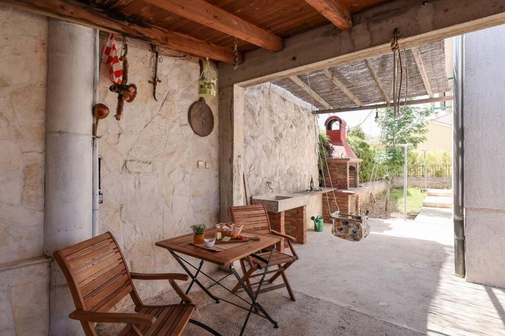 Villa Laurel House, Zara Esterno foto